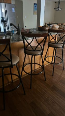 (Set of 4 )Swerve Bar stools