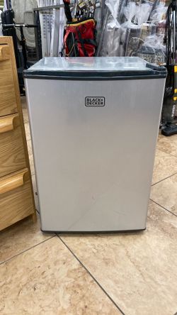 Black & Decker mini fridge