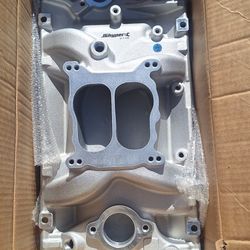New In Box Aluminum Intake  Vortec Chevrolet 350 96 To 2000 Heads.  35th Ave And McDowell Phx  No Brand Name