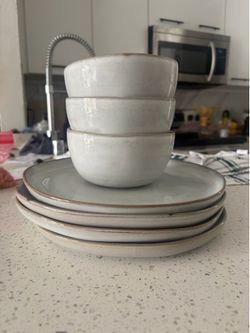 Dinnerware Plates and Bowls