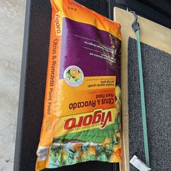 Virgo MO, BLAIR, BETTER SANCES*• Vigoro CITRUS & AVOCADO PLANT FOOD 6-4-6 20 Ibs. All Season Citrus and Avocado Plant Food Dry Fertilizer (6-4-6) by V