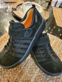 Woman's  Shoes/Sneakers 