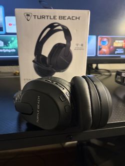 Wireless gaming headset.
