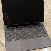 iPad Pro 13” (M4, 2024) – 256GB • Cellular • AppleCare+ • Magic Keyboard