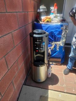 Glacier water dispenser