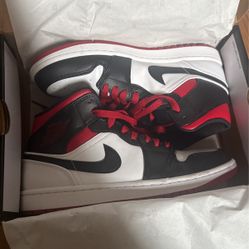 Air Jordans 1 Mid