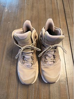 Hoka Anacapa Size 10