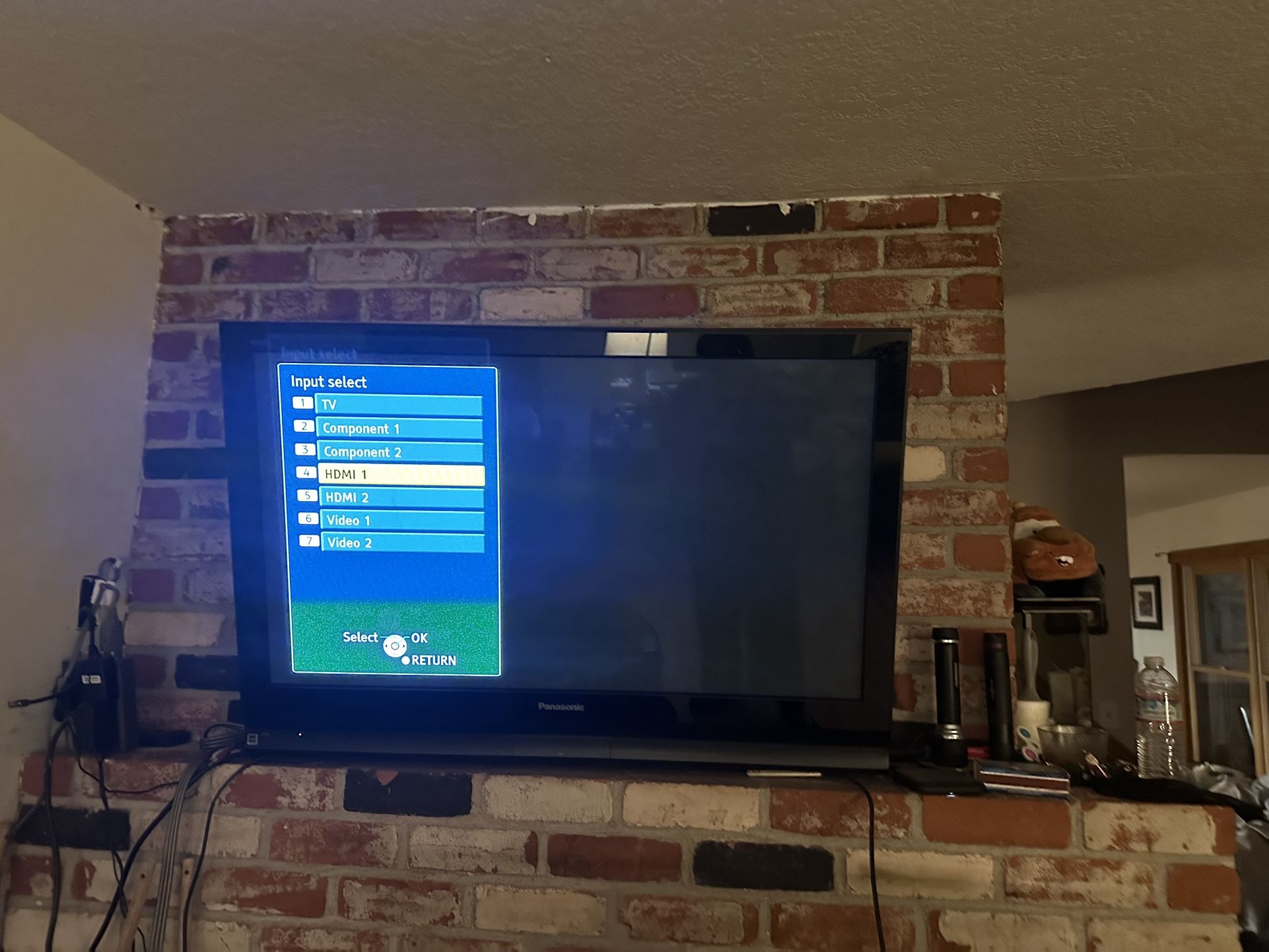 40” Plasma W Mount