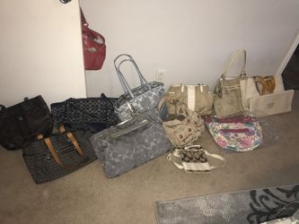 AUTHENTIC COACH PURSE $40