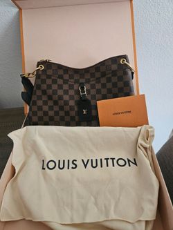 LV purse