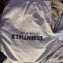 Essential Hoodie 120