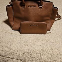 Authentic Michael Kors Purse And Wallet 