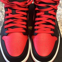 Air Jordan 1 Mid (2022)