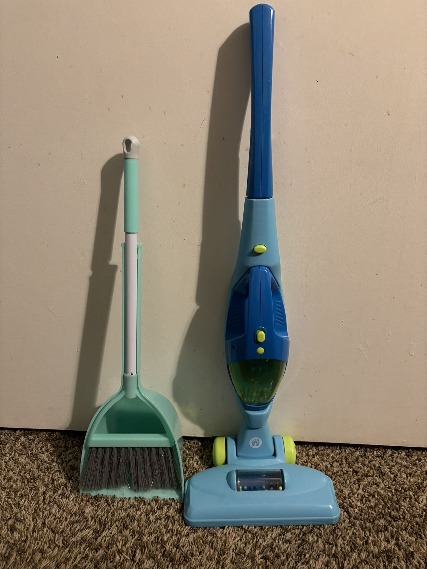 Kids Light Up Vacuum & Broom/Dust Pan