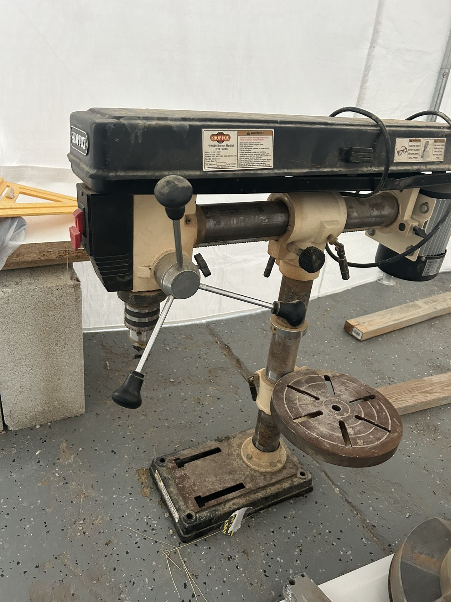 Shop Fox W1669 Bench Radial Drill Press