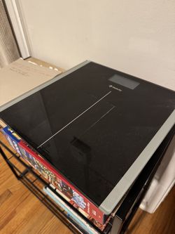 Digital Bathroom Scale (Sleek Glass Design)