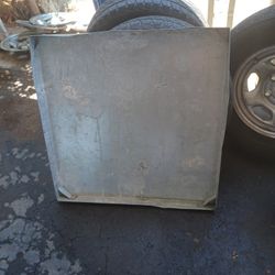 Galvanized Pet Under Cage Catch All