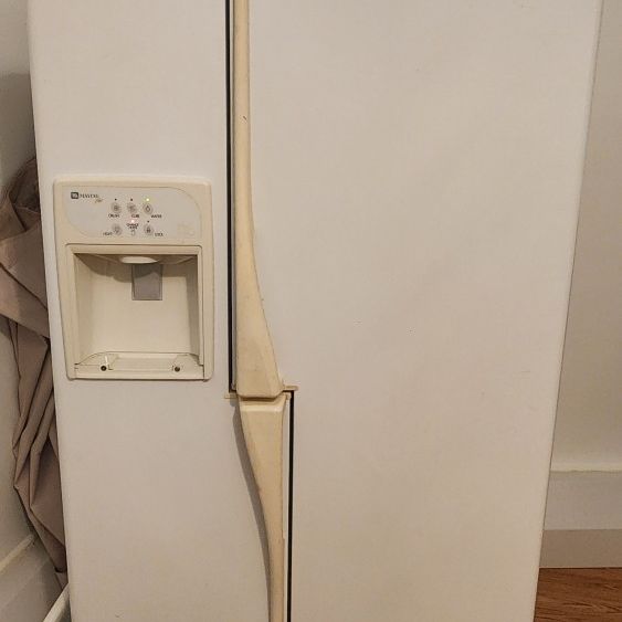 Refrigerator (Maytag)