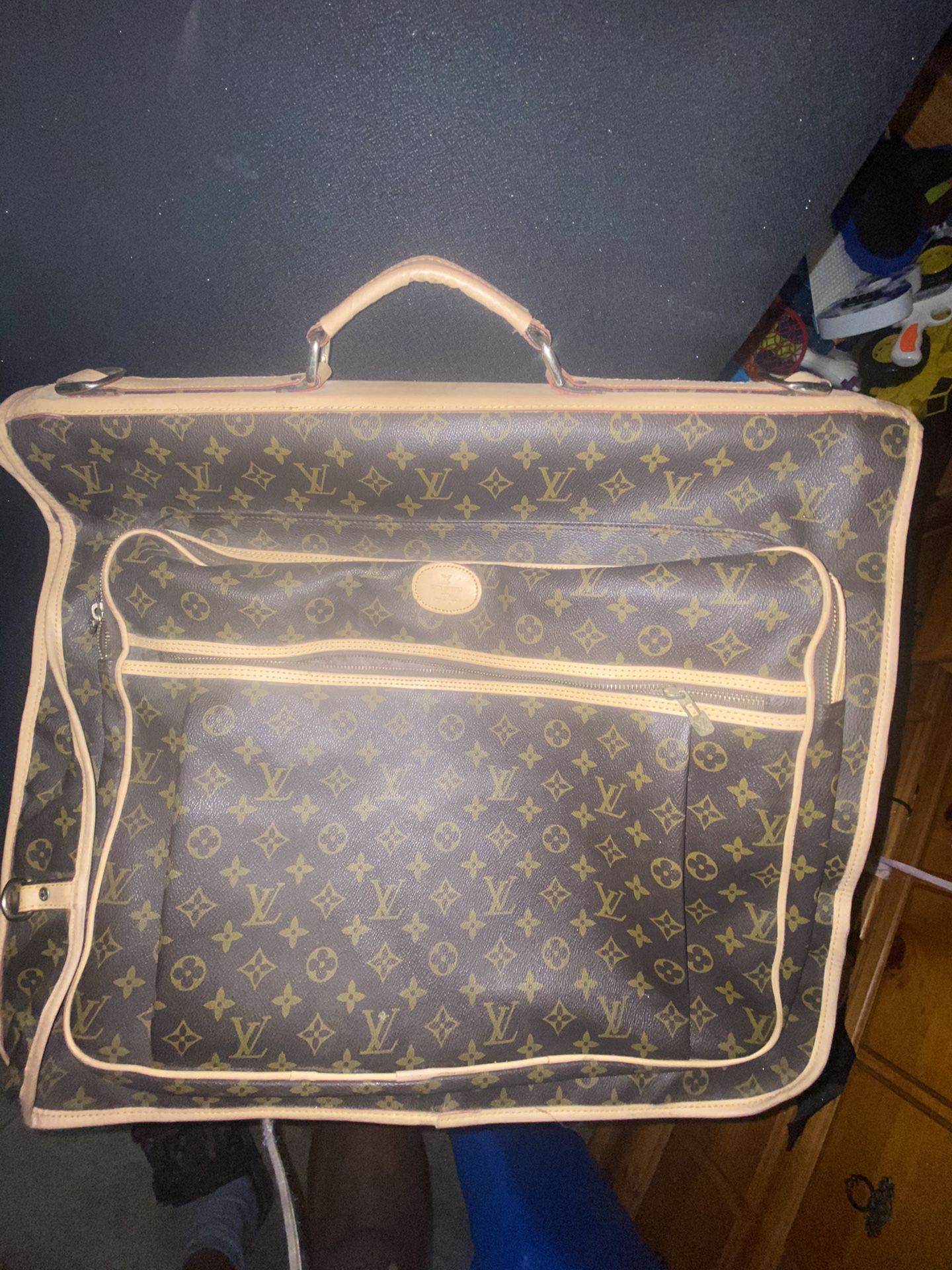 Used Louis Vuitton Garment Back (with Out Strap) for Sale in Willow