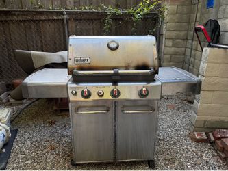 Weber Genesis 4-Burner Grill + Cover & Propane Tank — Works Great!