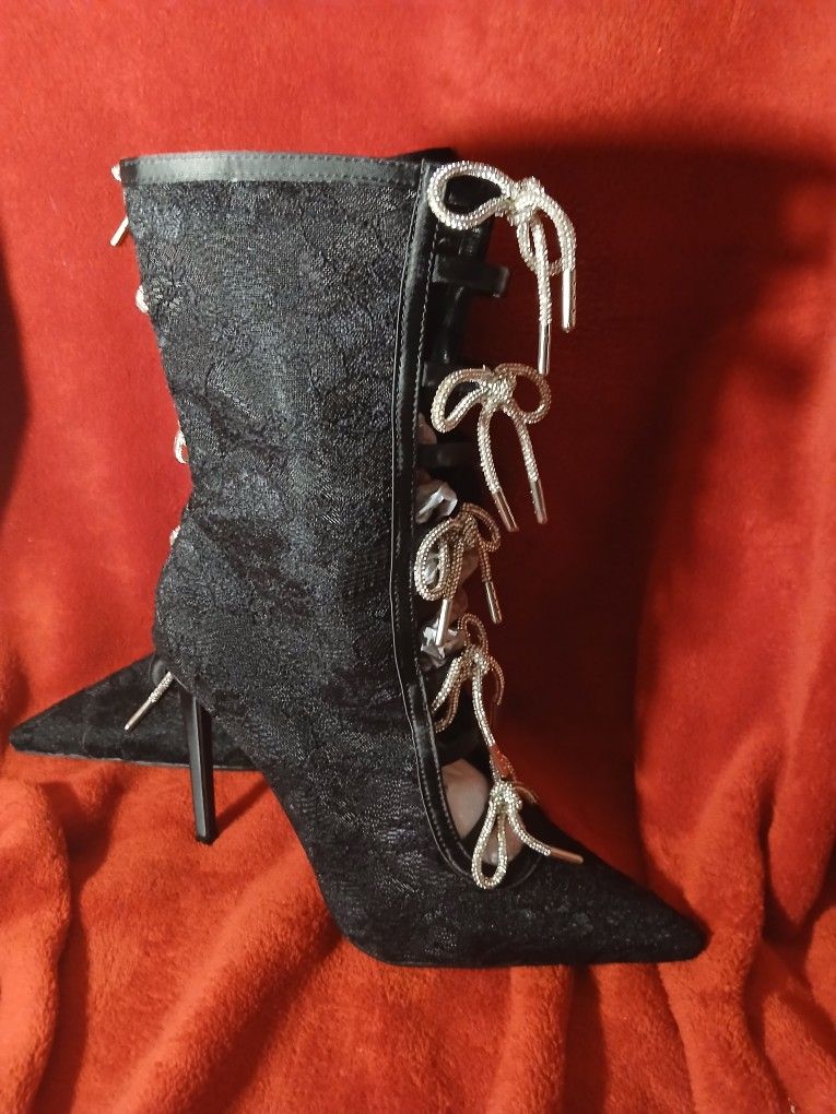 New Lace Boot With Rhinestone Bows Size 8
