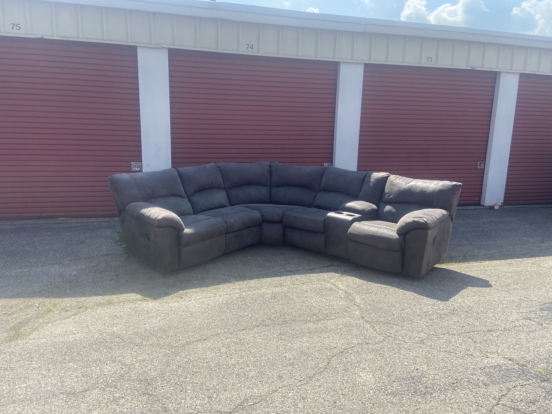 Nice Gray Recliner Sectional ( Pick Up Only)