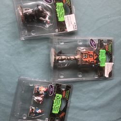 lemax spooky town figurines