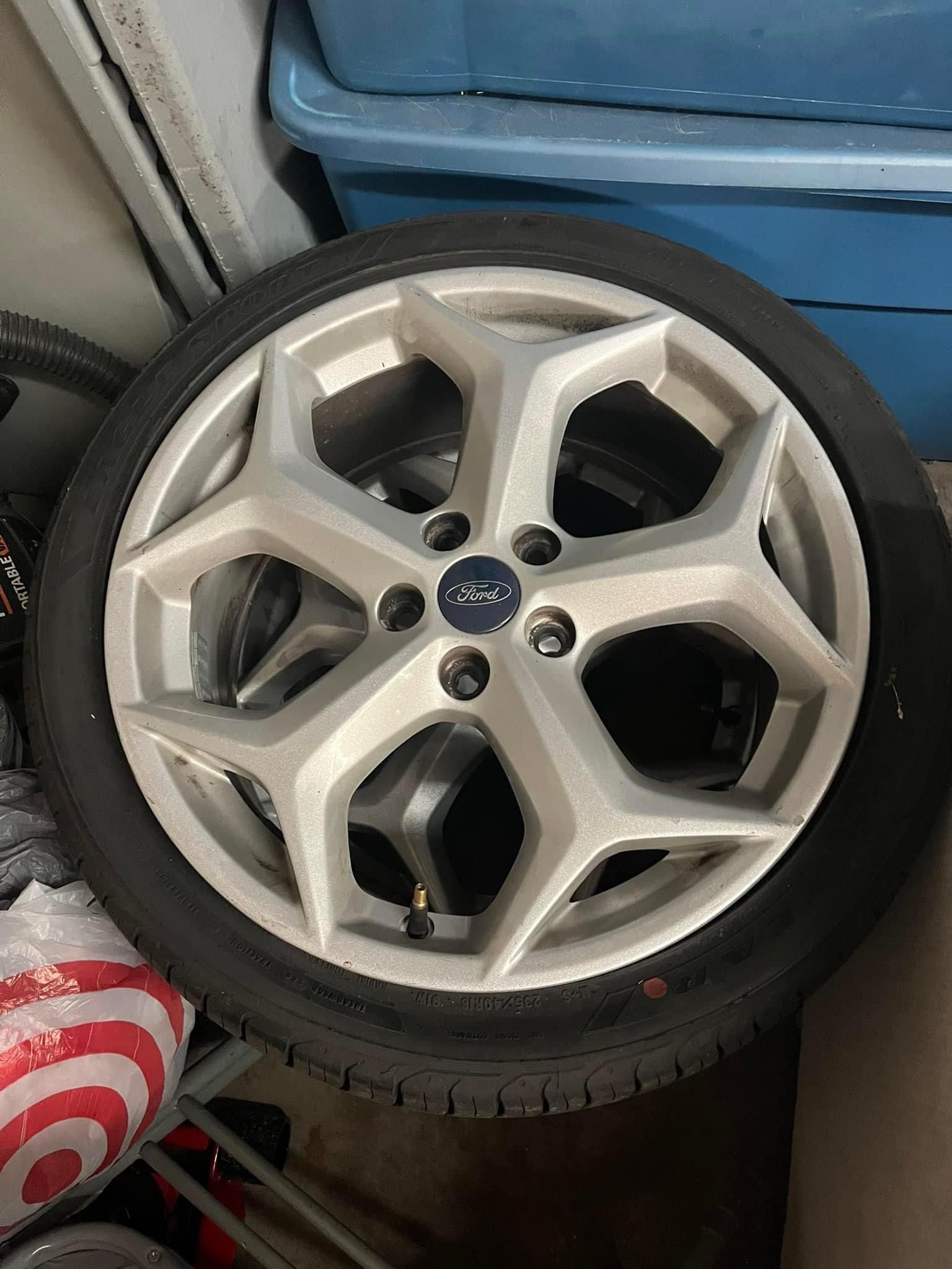 235/40/18 Eagle Sport