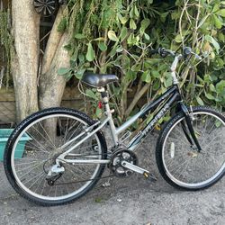 26 TREK NAVIGATOR 100 3-7 SPEED  NEW TIRES READY TO RIDE  - TUNE UP DONE ✅