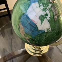 China And Discussing Pieces