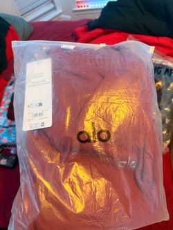 Alo sweats medium or small