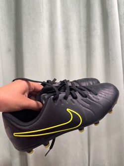 Nike Soccer Cleats Black and Yellow