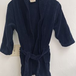 Boy’s Robe , Size : L , Price:7