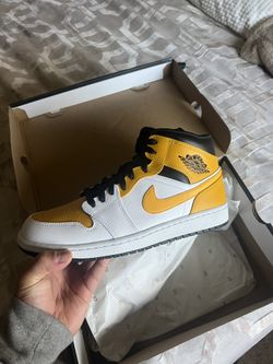 Jordan Retro 1 Mid