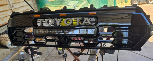 Toyota tacoma grill