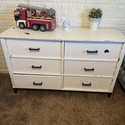 6 Wood Deep Drawer Dresser 