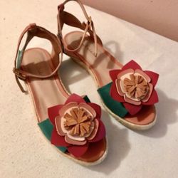 BUTRICH; FLATS SANDALS SIZE 7