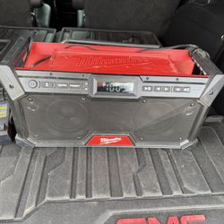 Milwaukee Jobsite Radio
