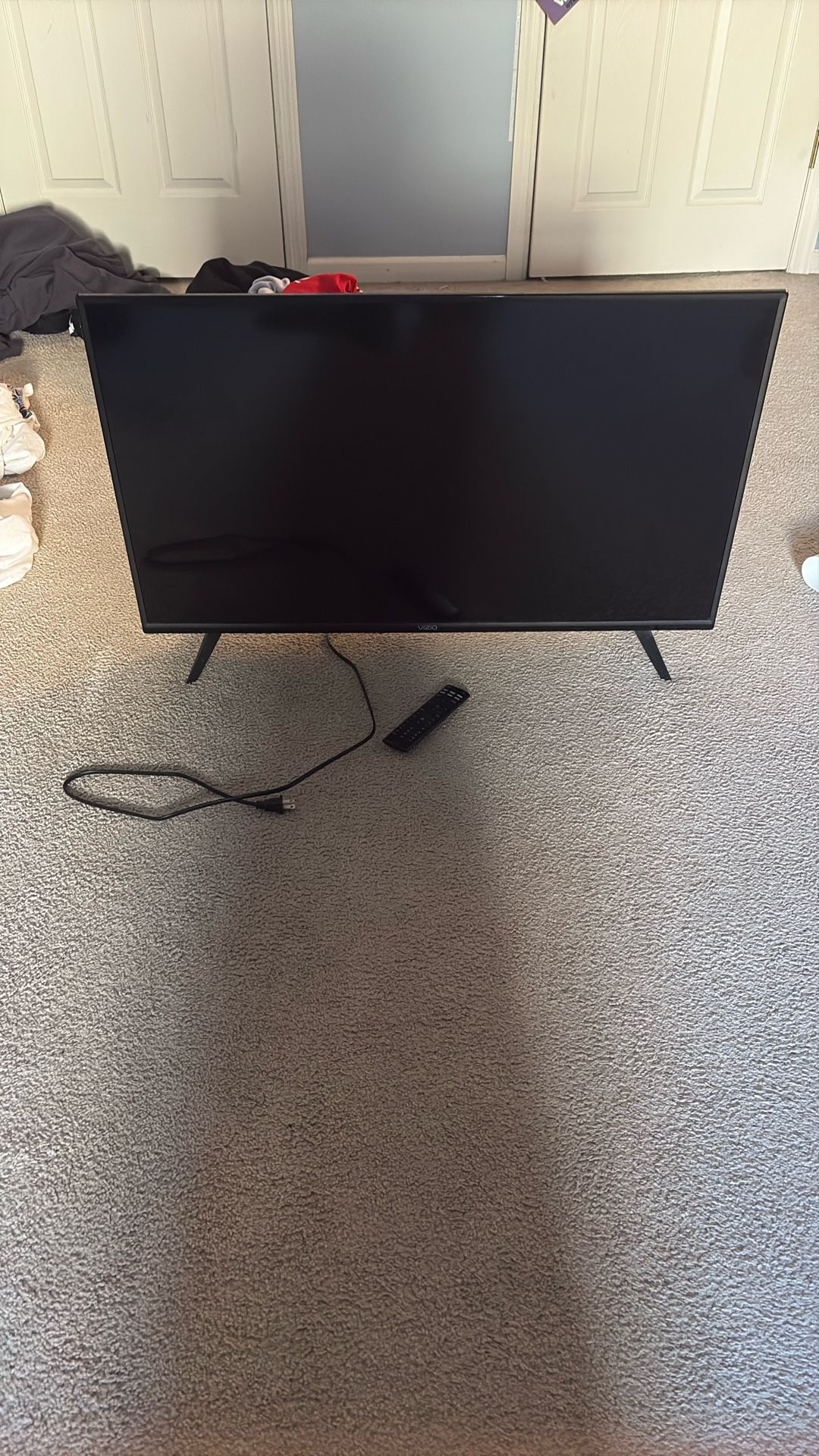 Small Vizio TV 