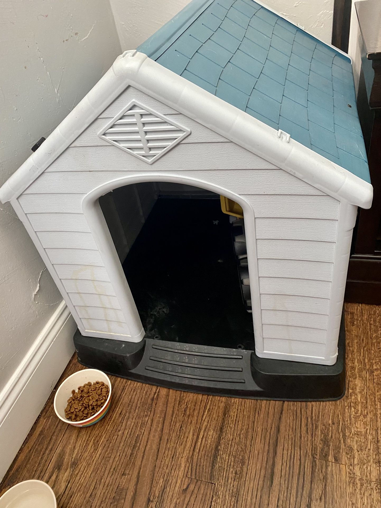 House Dog // Casita Para Perro 