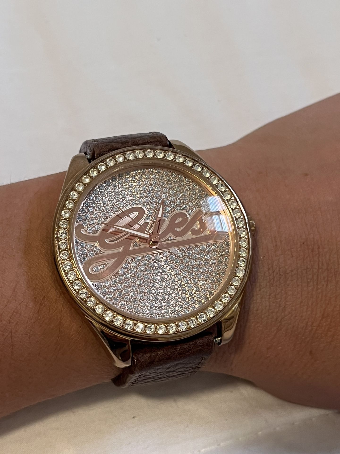 Reloj de GUESS Dorado
