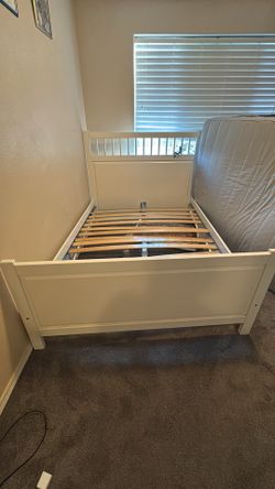 Bed full size