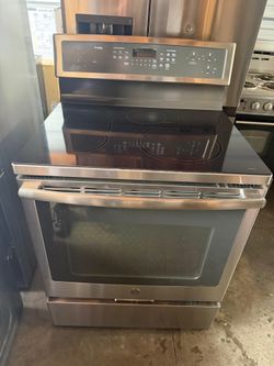 GE Profile™️ 30" Smart Free-Standing Convection Range with Induction