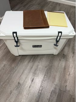Grizzly ice chest brand new never used