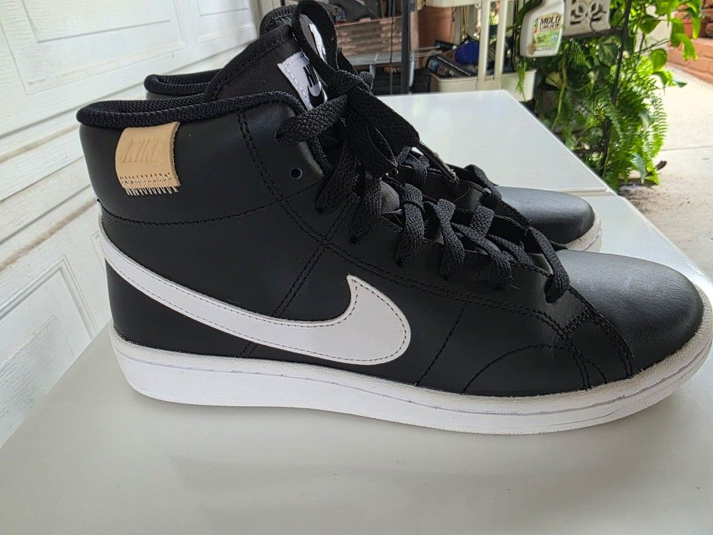 New women's Nike shoes