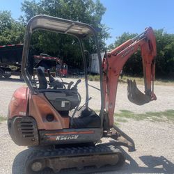 Kubota Mini Excavator $300  Al Día  Con Bote De 12 O 9 Pulgadas 