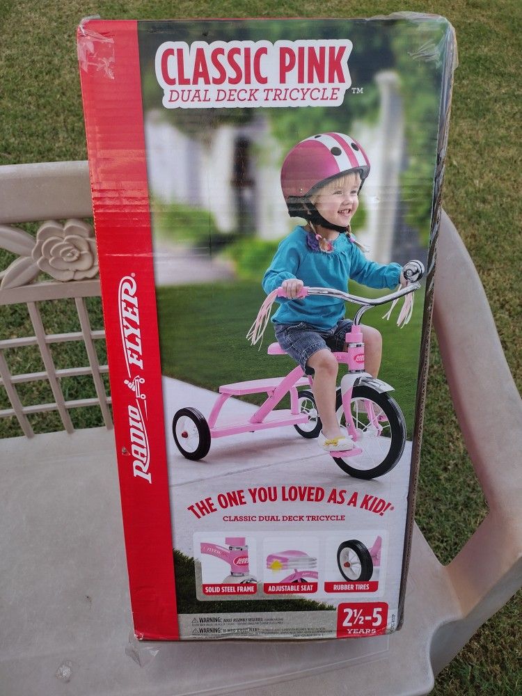 Radio Flyer Classic Pink Dual Deck Tricycle with 12 inch Front Wheel and Adjustable Seat for Ages 2 1/2 5 years, Pink
