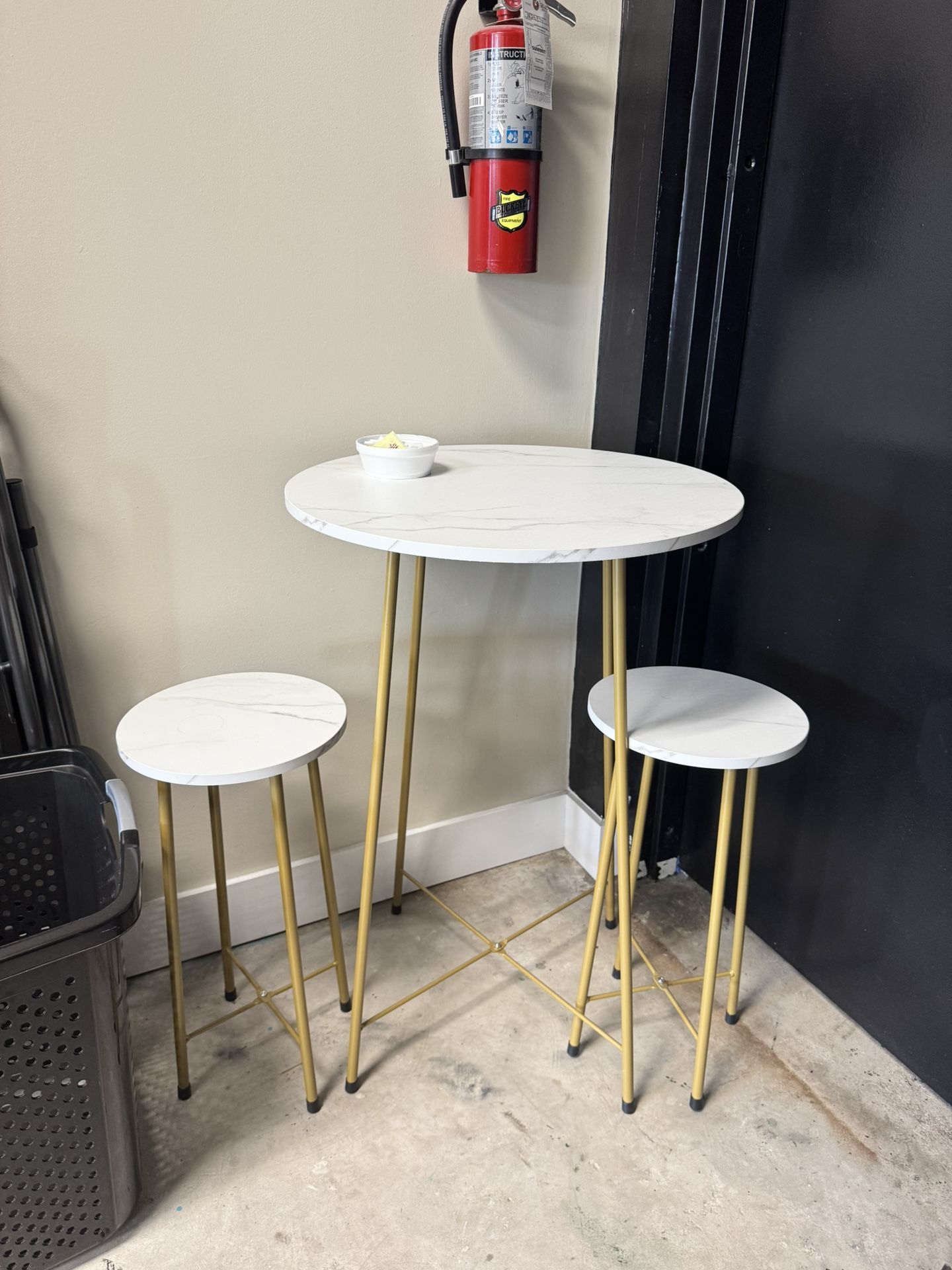 Small Bistro Table With Stools