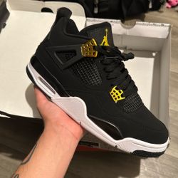 Jordan 4 Royalty 