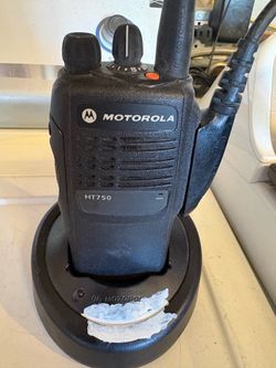 Motorola HT750
